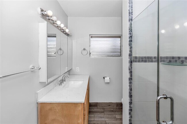 Building Photo - 4726 Abaca St