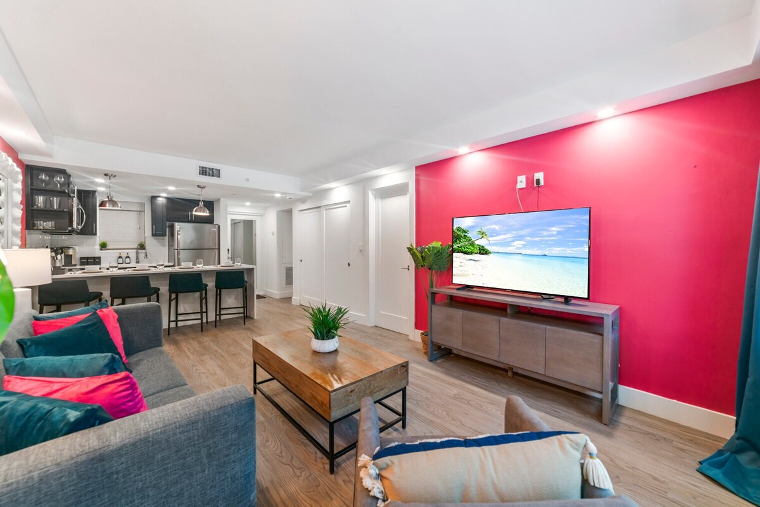 Building Photo - 365 N Ocean Blvd