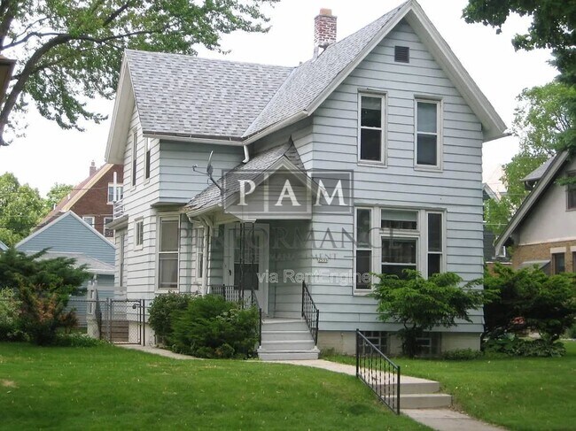 Building Photo - 2555 N Humboldt Blvd