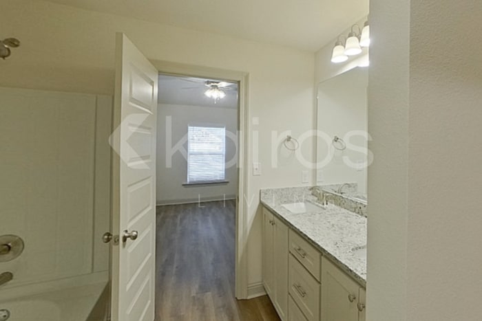 Building Photo - 8049 Hendrick Dr