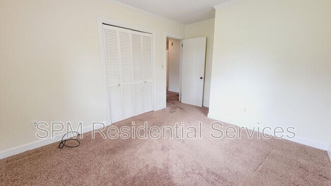 Building Photo - 2512 Castle Hayne Rd