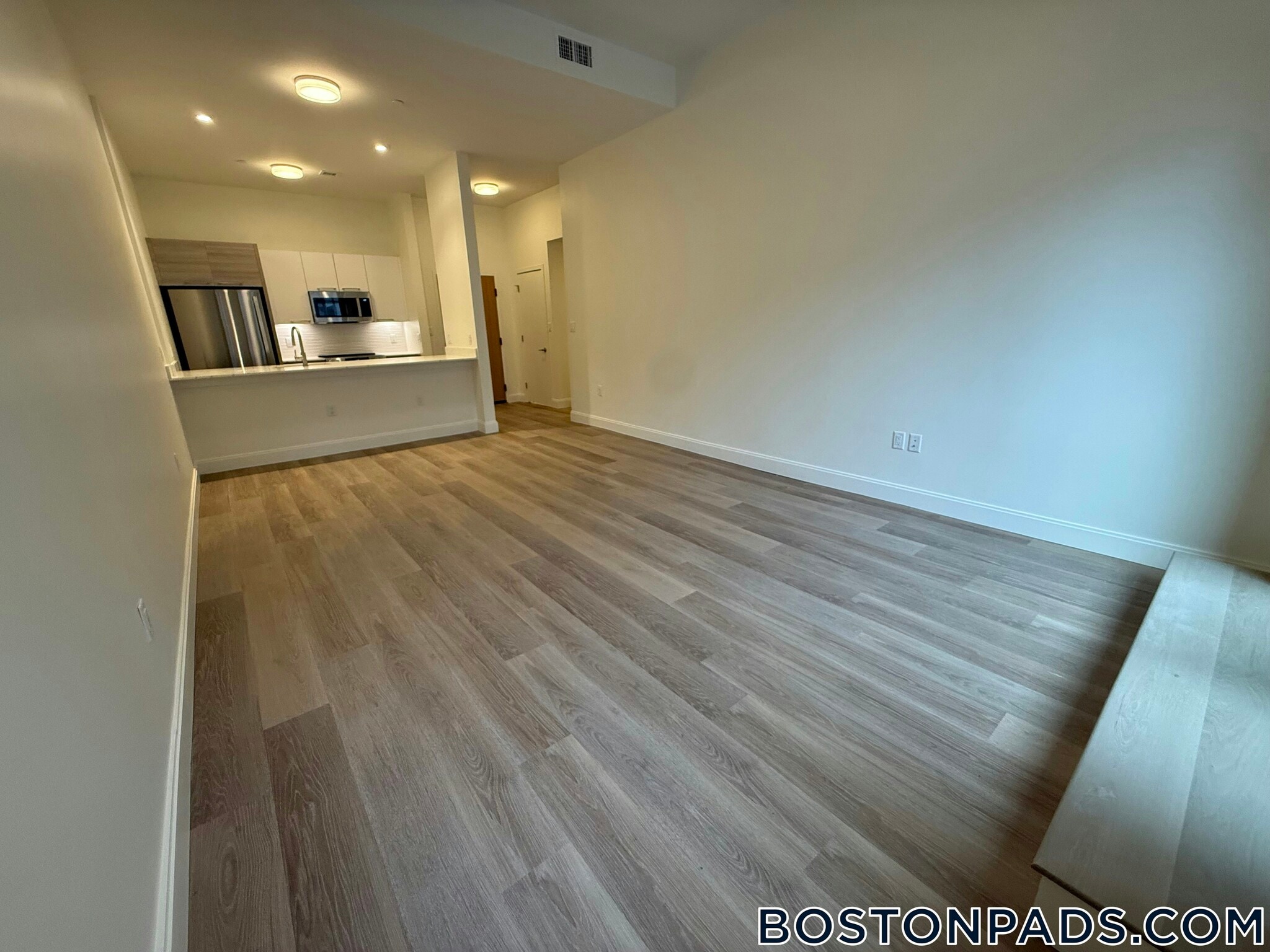 Building Photo - 1079 Commonwealth Ave