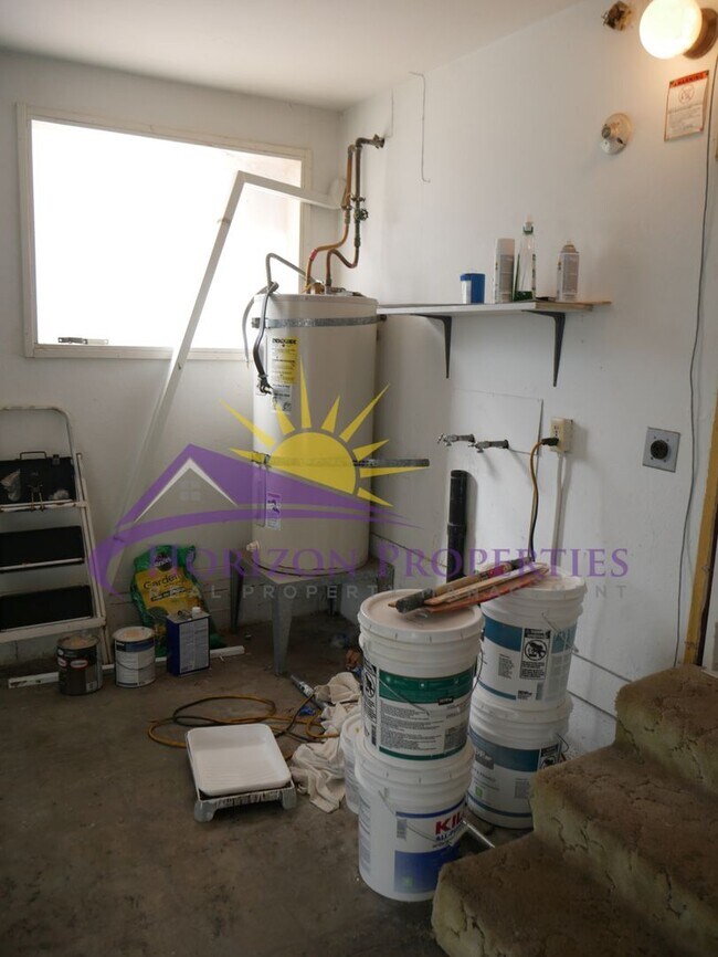 Building Photo - Remodeled 4 Bed 2 Bath 1,483 sqft in Fair Oaks