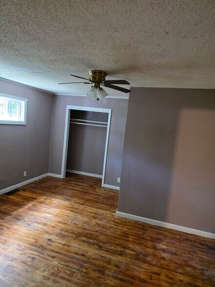 Building Photo - 14 Springbrook Cir