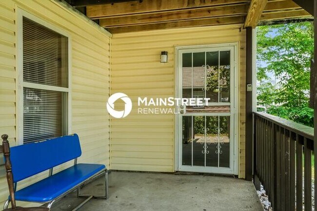 Building Photo - 3 Bedroom Pet-Friendly Home in Louisville,...
