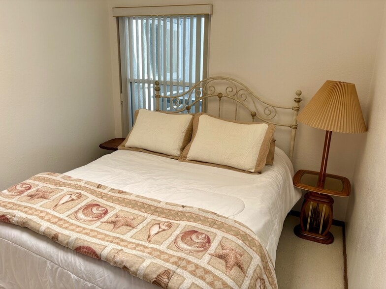 Building Photo - 1320 Seacoast Dr