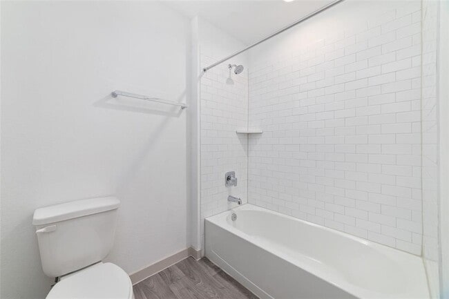 Building Photo - 7207 Sunbreeze Ln
