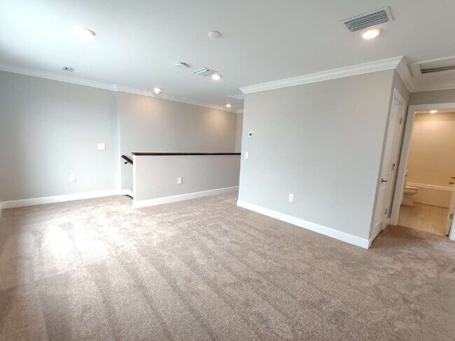 Building Photo - 6211 Baywood Ct