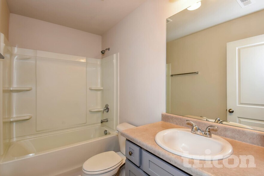 Building Photo - 273 Ireland Ln