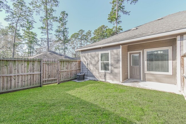 Building Photo - 15786 Cottonwood Dr