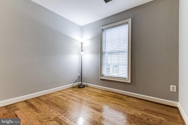 Building Photo - 953 Harrison Cir