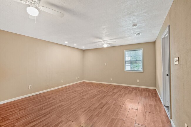 Building Photo - 16719 Sky Blue Ln