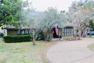 Building Photo - 105 Summit Ridge Dr N