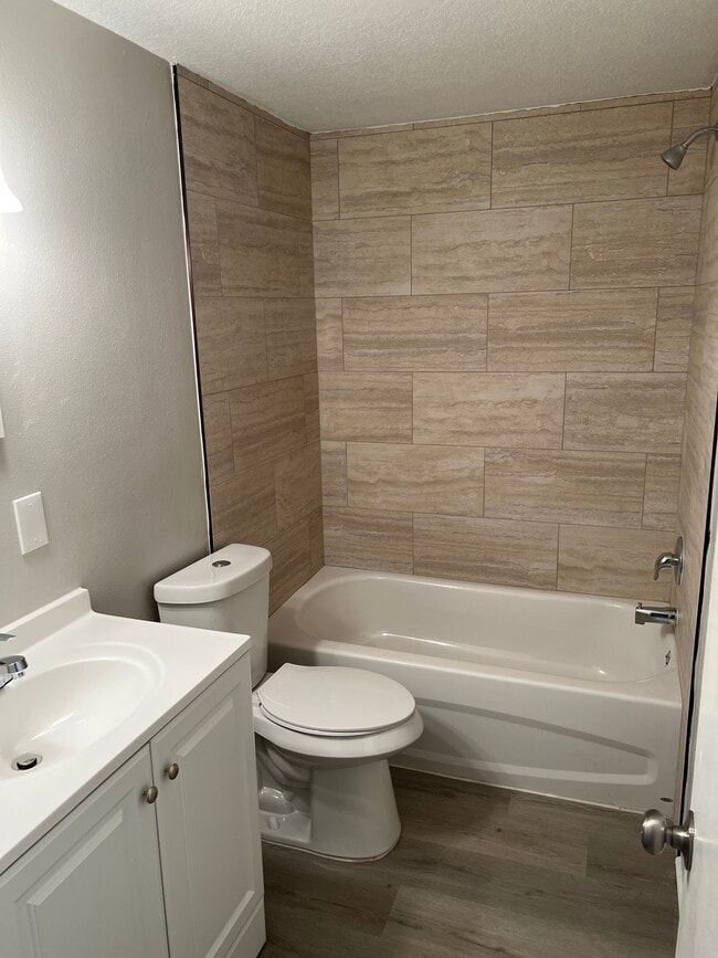 Building Photo - 612 Dogwood Ct
