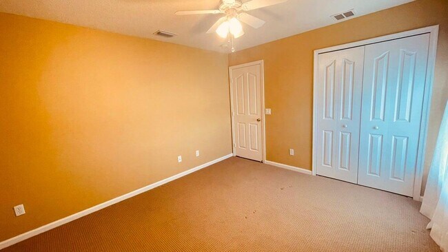 Building Photo - 1829 SW Hickock Terrace