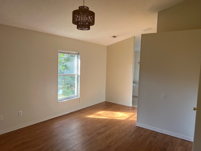 master bedroom with sitting area - 2488 Tremont Dr