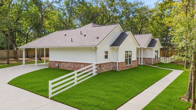 Building Photo - 5161 Lazy Ln
