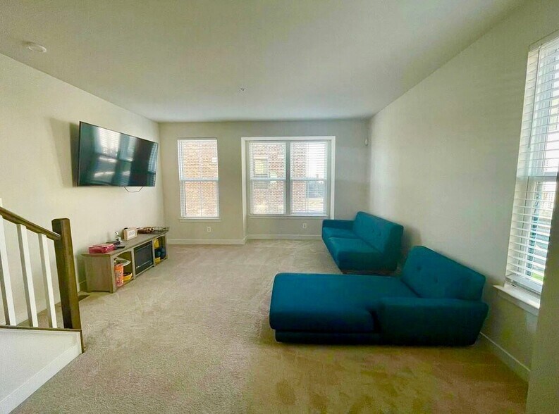 Building Photo - 2818 Arts Vista Blvd