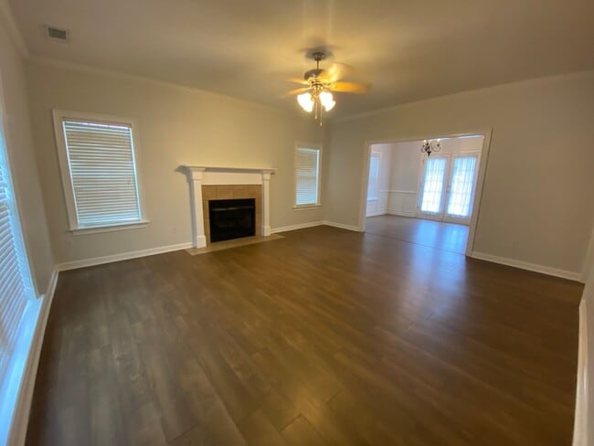 Building Photo - 4207 Broughton St