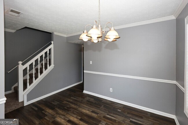 Building Photo - 5461 Park Pl S