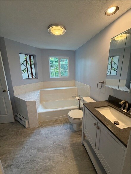 Building Photo - 29 Swan Ct
