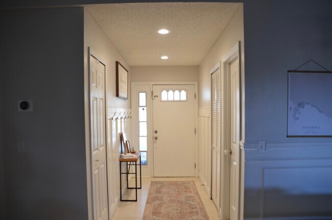 Building Photo - 615 Anhinga Rd