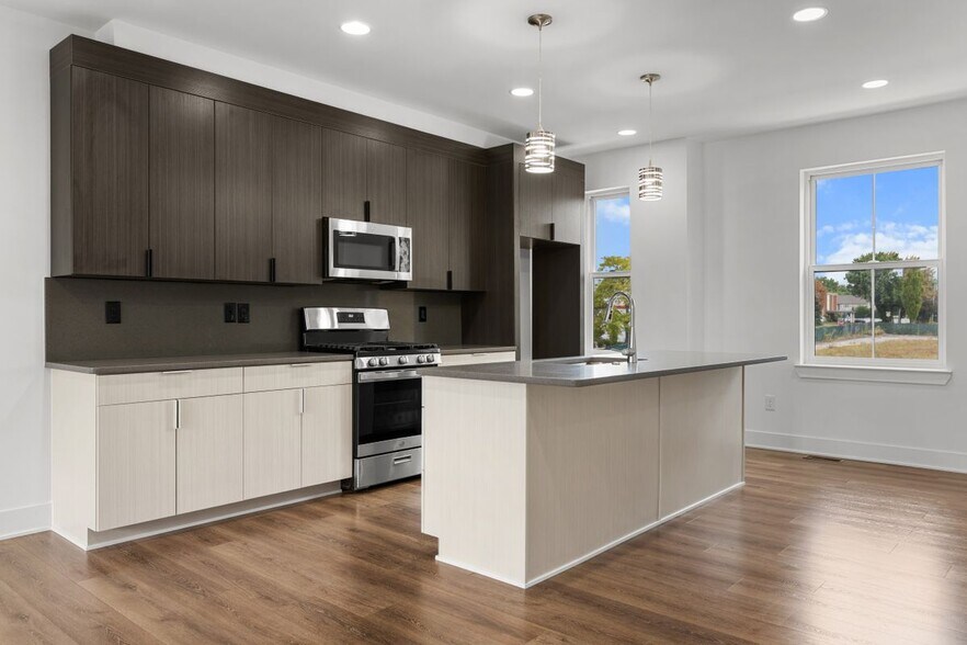 Building Photo - 2845 Summers Pl