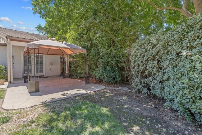 Building Photo - 6124 W Delaware Ct