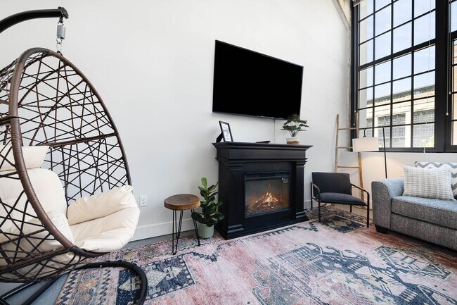 Building Photo - 2 Bedroom 2 Bath Loft Along the Little Mia...