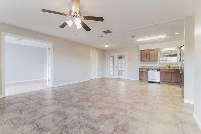 Building Photo - 4717 Seattle St