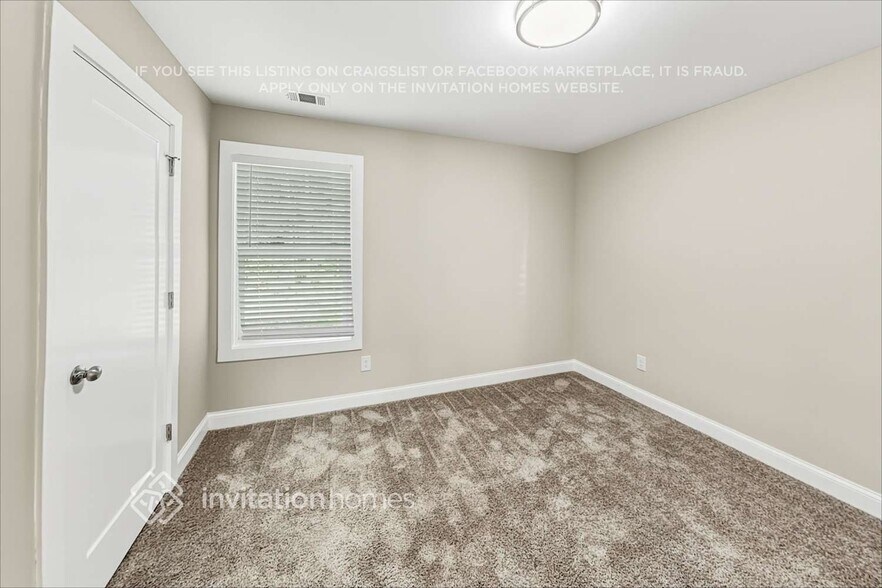 Building Photo - 310 Valley View Dr