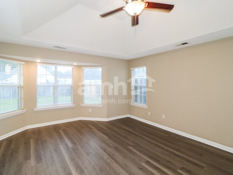 Building Photo - 5664 Tulip Grove Dr