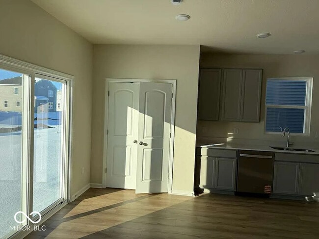 Building Photo - 3846 Riverstone Dr