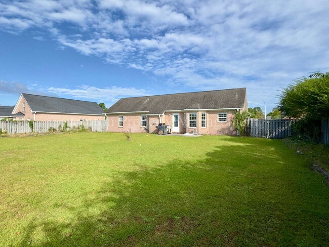 Building Photo - 2824 White Rd