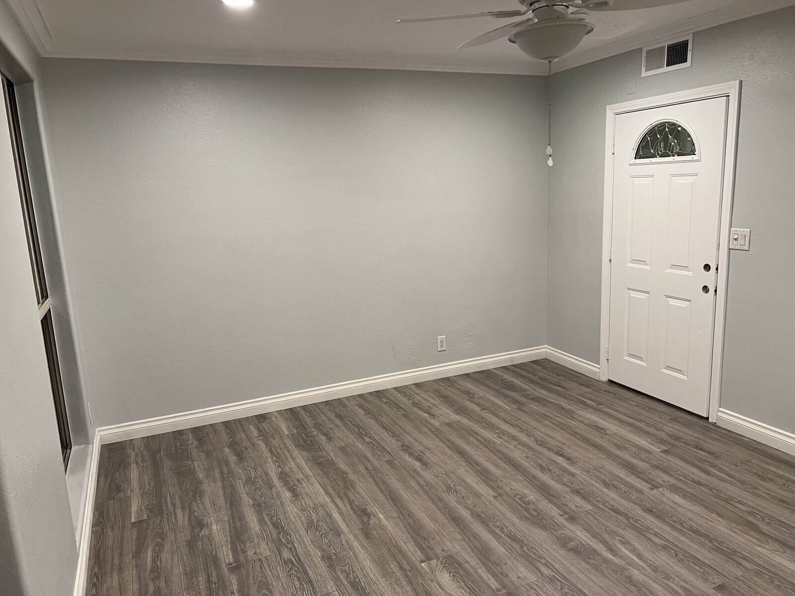 Building Photo - 6160 Whitsett Ave