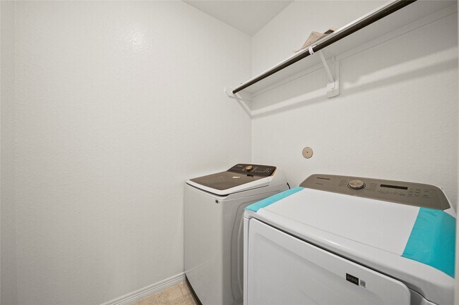 Building Photo - 8930 Emerald Cane Dr