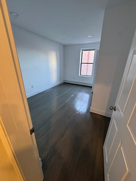 Building Photo - 44 Joy St