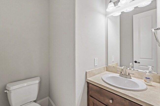 Building Photo - 2429 Beall St