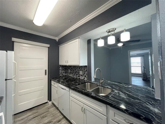 Building Photo - 4001 E NASA Pkwy