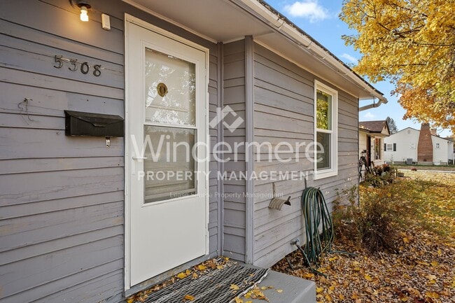 Building Photo - *** COMING SOON *** Darling 2 bedroom, 1 bath Home In Spokane