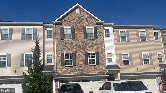 Building Photo - 141 Graystone Dr