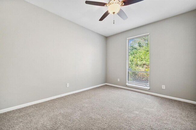 Building Photo - 3202 Breezy Pines Ct
