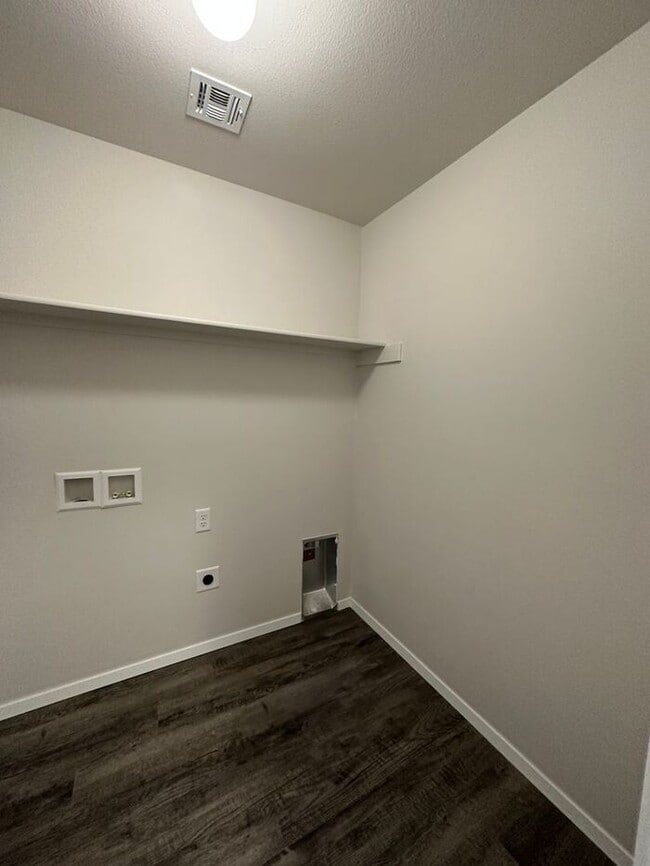 Building Photo - Available Now | Charming 3 Bedroom, 2 Bath Home with Cozy Breakfast Nook in Broken Arrow
