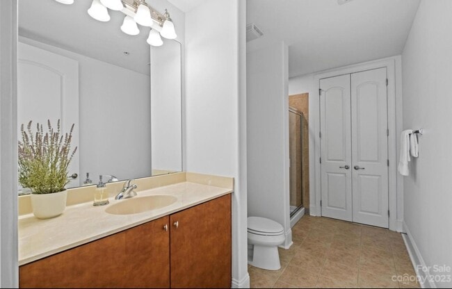Building Photo - 4625 Piedmont Row Dr