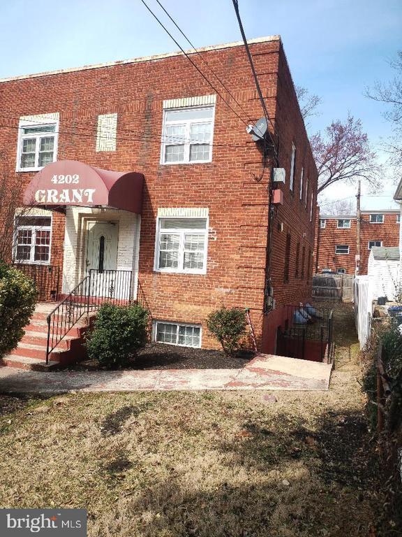 Building Photo - 4202 Grant St NE