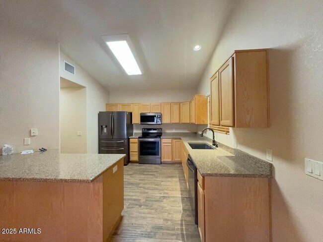 Building Photo - 3858 Plaza Margarita