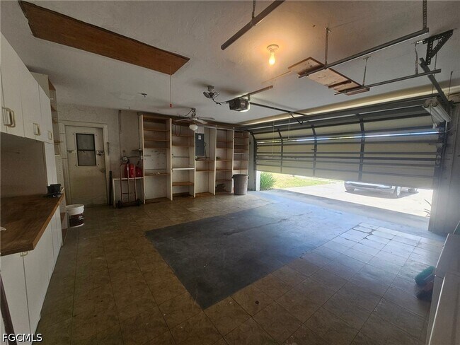 Building Photo - 5989 Hillyer Ct