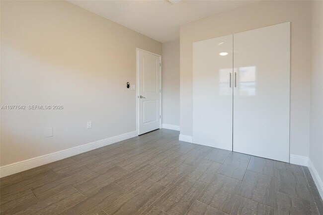 Building Photo - 1662 N 14th Terrace