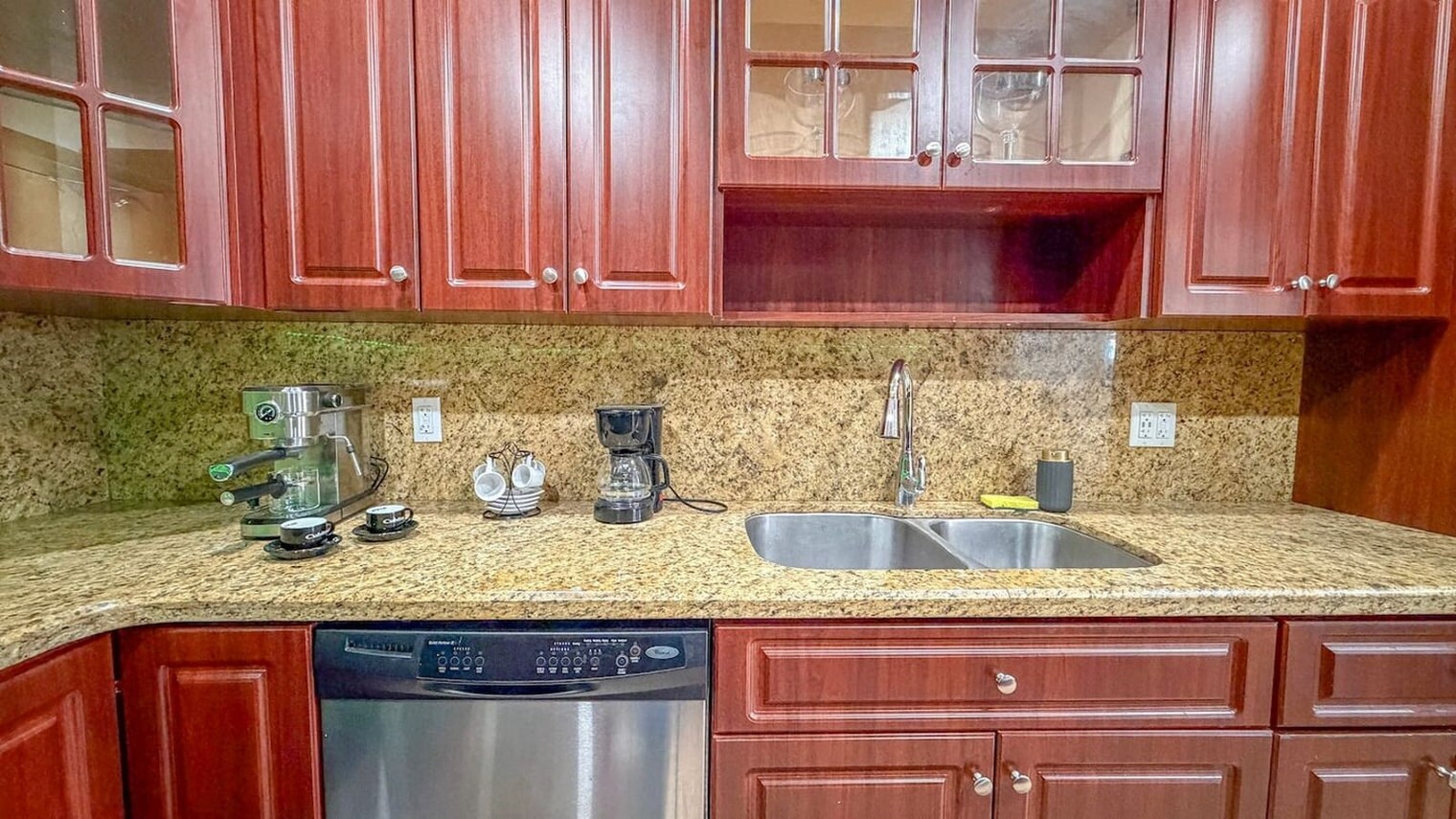 Building Photo - 340 Tamiami Canal Rd