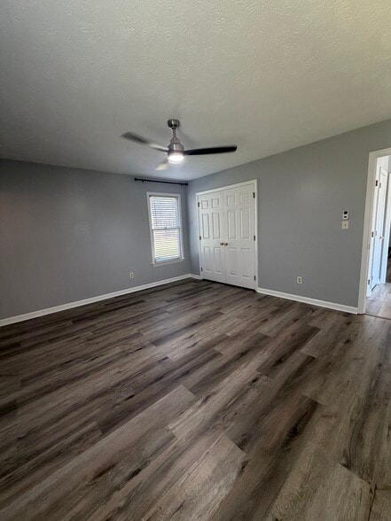 Building Photo - 6550 Brookshire St